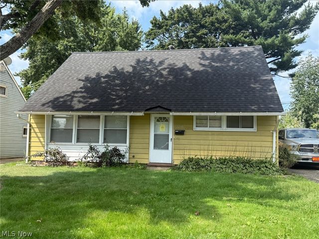 2230 Larchdale Drive, Cuyahoga Falls, OH 44221