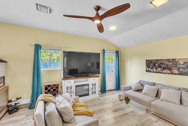 5533 Clark Ave, Carmichael, CA 95608