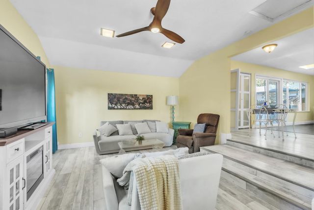 5533 Clark Ave, Carmichael, CA 95608