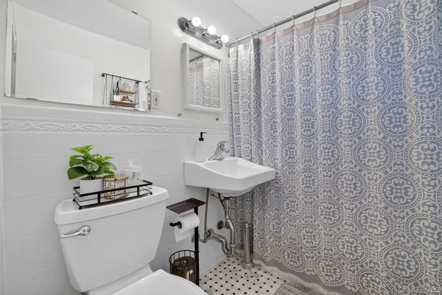 205 W Post Road E-1-O, White Plains, NY 10606