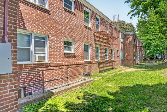 205 W Post Road E-1-O, White Plains, NY 10606