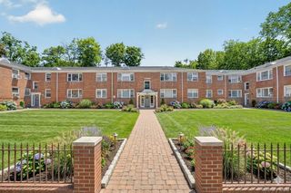 205 W Post Road E-1-O, White Plains, NY 10606