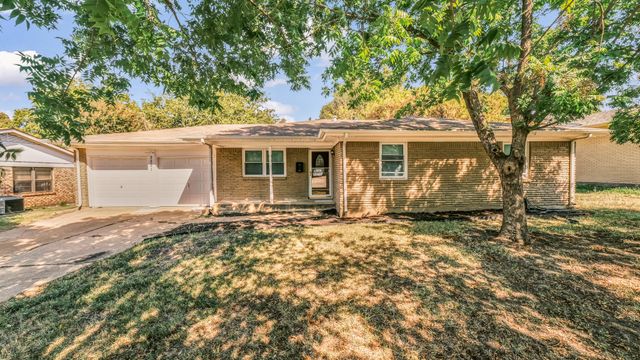 7521 S college Circle, North Richland Hills, TX 76180