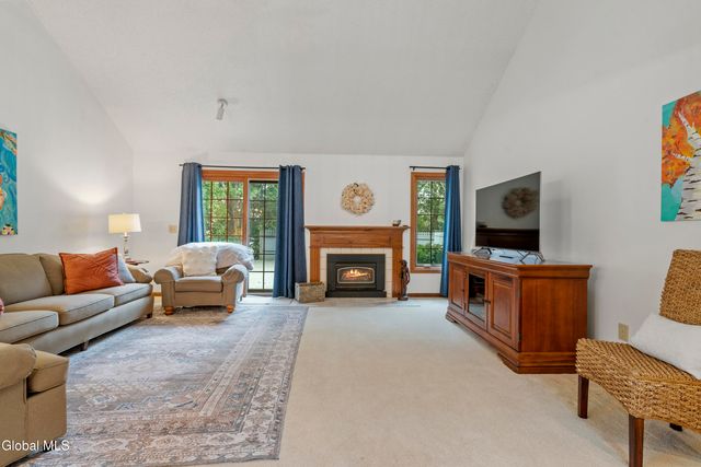 22 York Road, Bethlehem, NY 12077