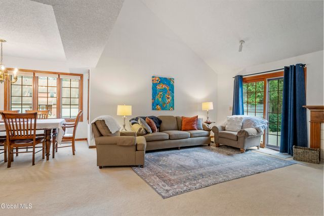 22 York Road, Bethlehem, NY 12077