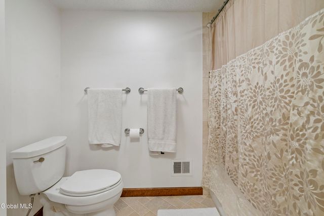 22 York Road, Bethlehem, NY 12077