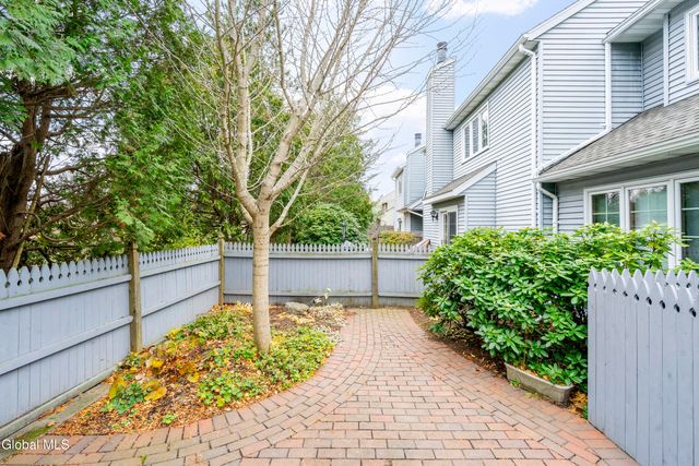 22 York Road, Bethlehem, NY 12077