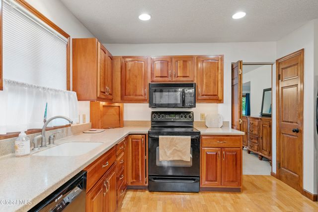 22 York Road, Bethlehem, NY 12077