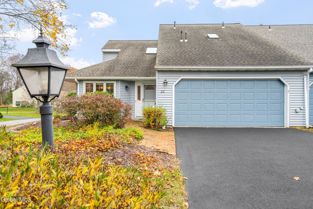 22 York Road, Bethlehem, NY 12077