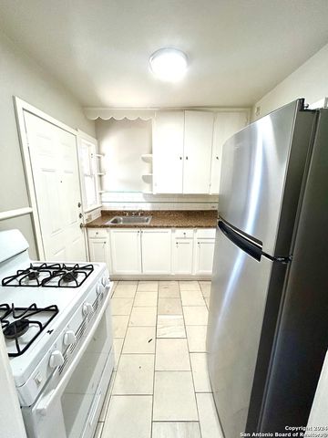 425 Maverick St Apt 8, San Antonio, TX 78212
