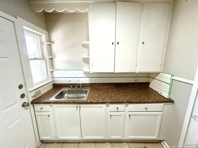 425 Maverick St Apt 8, San Antonio, TX 78212
