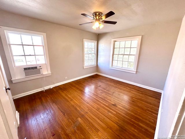 425 Maverick St Apt 8, San Antonio, TX 78212