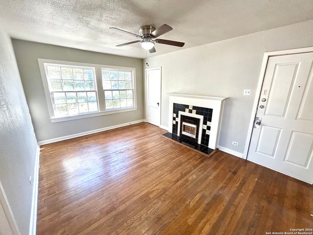 425 Maverick St Apt 8, San Antonio, TX 78212