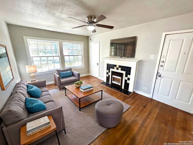 425 Maverick St Apt 8, San Antonio, TX 78212