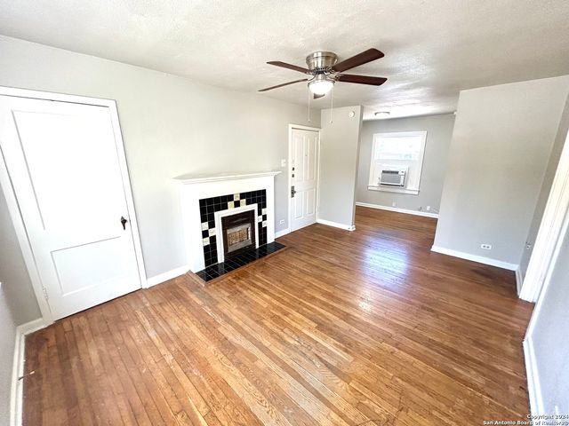 425 Maverick St Apt 8, San Antonio, TX 78212