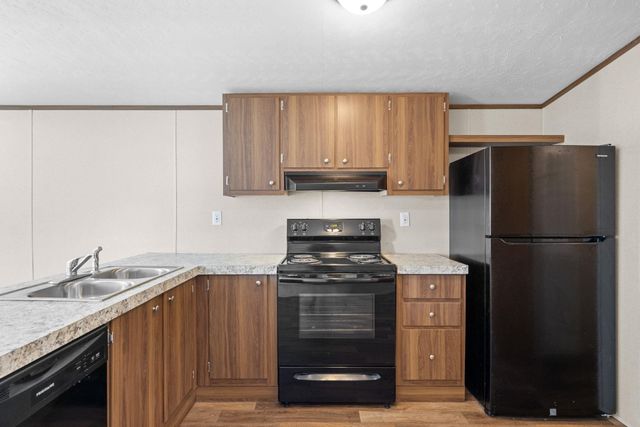 606 W Lampasas ST, Lometa, TX 76853