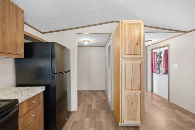 606 W Lampasas ST, Lometa, TX 76853