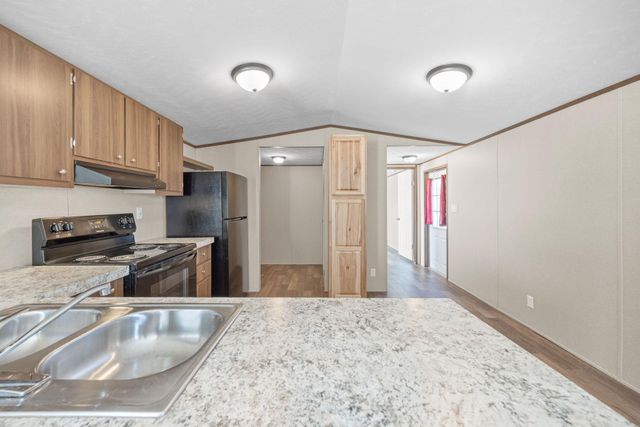 606 W Lampasas ST, Lometa, TX 76853