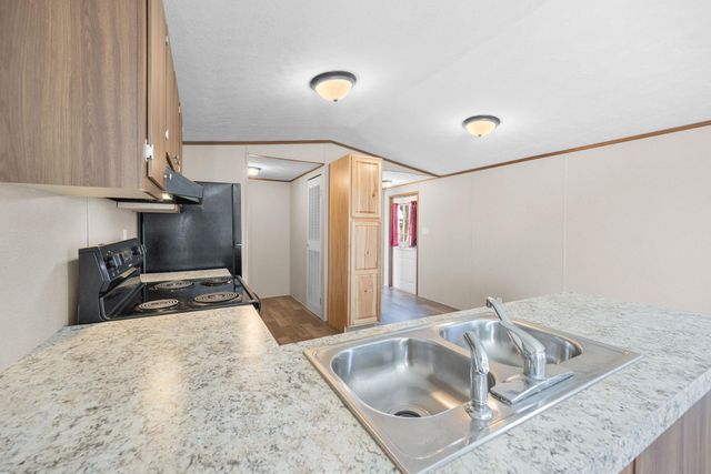 606 W Lampasas ST, Lometa, TX 76853