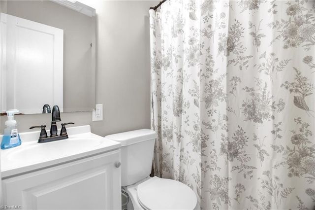 2815 Robin Hood Drive, Greensboro, NC 27408