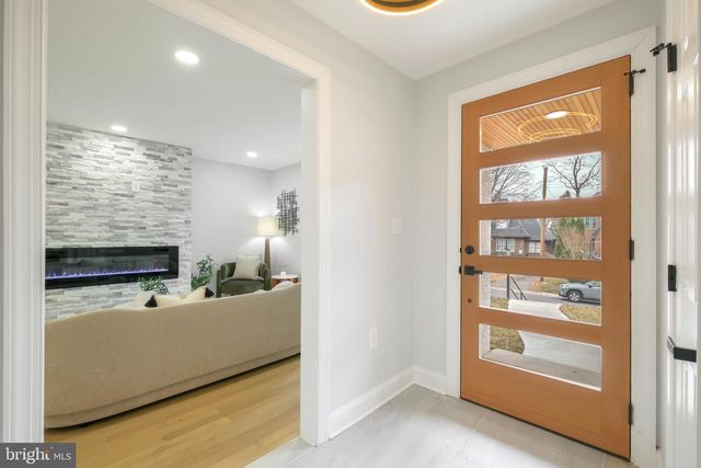 617 GREENBRIER DR, Silver Spring, MD 20910