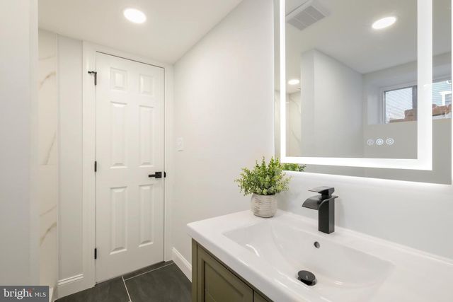 617 GREENBRIER DR, Silver Spring, MD 20910