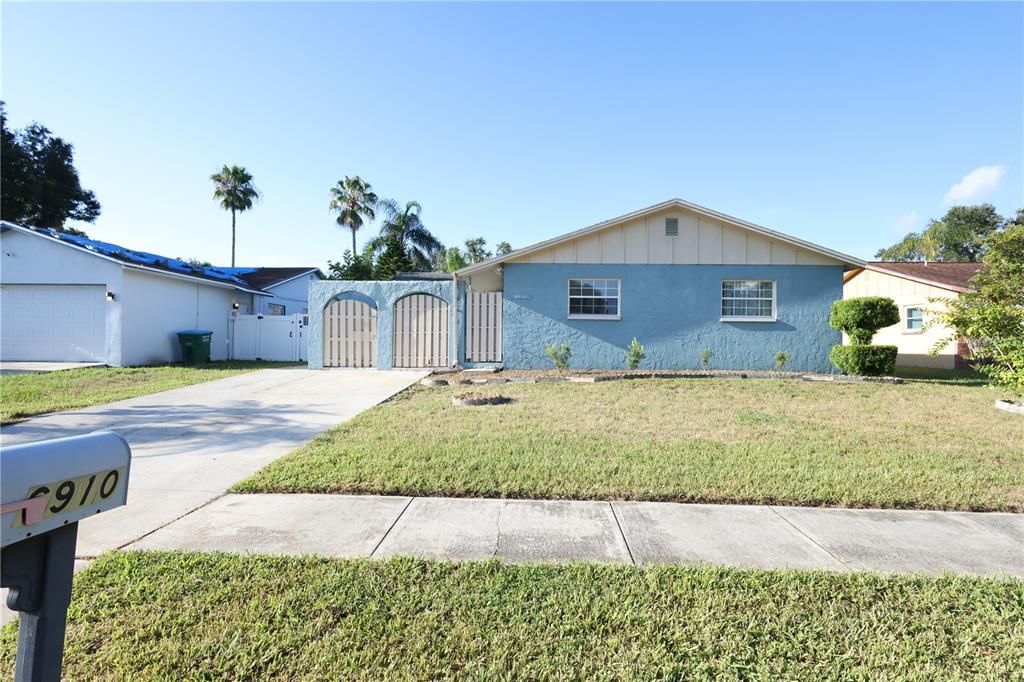 6910 DALKEITH AVENUE N, St Petersburg, FL 33709