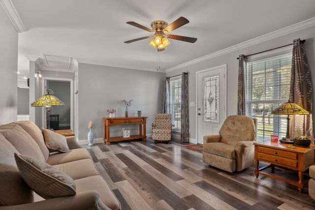 613 Ginger Dr, Smithville, TN 37166