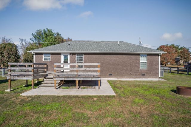 613 Ginger Dr, Smithville, TN 37166