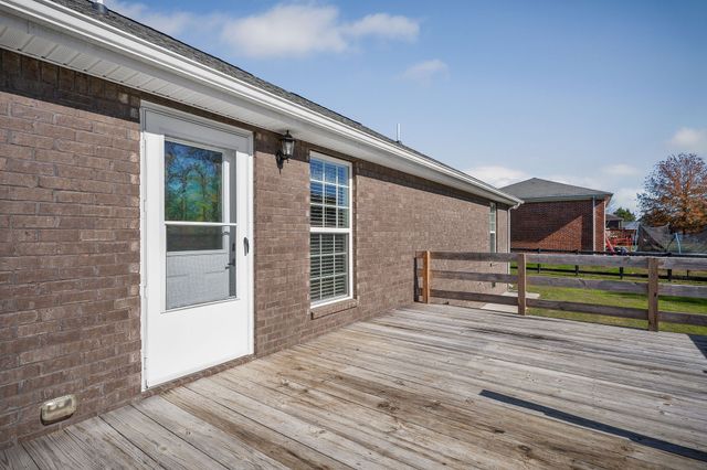 613 Ginger Dr, Smithville, TN 37166