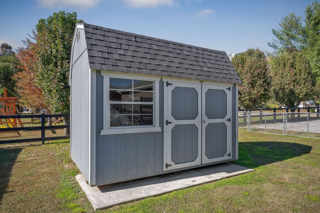 613 Ginger Dr, Smithville, TN 37166