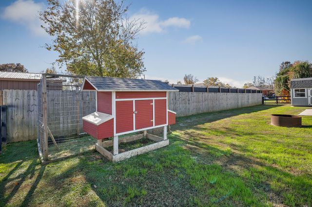 613 Ginger Dr, Smithville, TN 37166