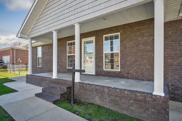 613 Ginger Dr, Smithville, TN 37166