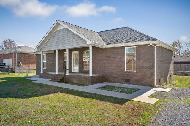 613 Ginger Dr, Smithville, TN 37166