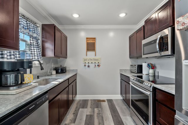 613 Ginger Dr, Smithville, TN 37166