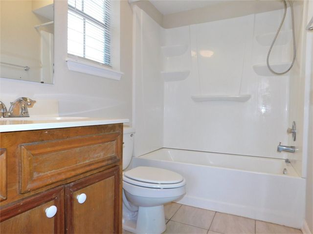 1711 Hazelwood Street, Conroe, TX 77301