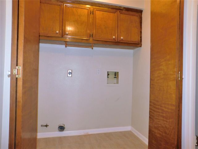 1711 Hazelwood Street, Conroe, TX 77301
