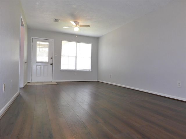 1711 Hazelwood Street, Conroe, TX 77301