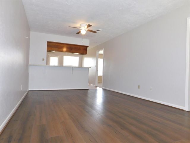 1711 Hazelwood Street, Conroe, TX 77301