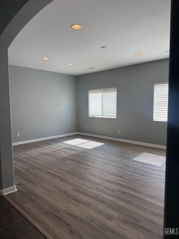 6009 Moonstone Peak Drive, Bakersfield, CA 93313