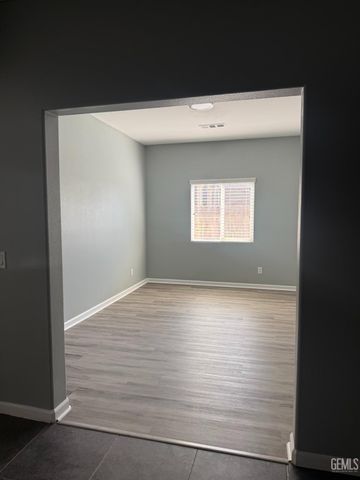 6009 Moonstone Peak Drive, Bakersfield, CA 93313