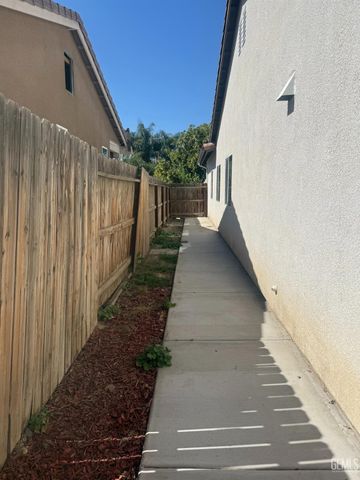 6009 Moonstone Peak Drive, Bakersfield, CA 93313