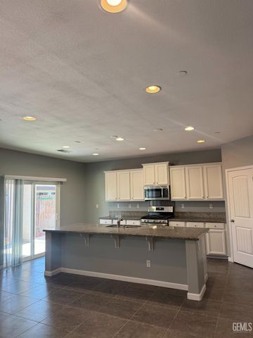 6009 Moonstone Peak Drive, Bakersfield, CA 93313