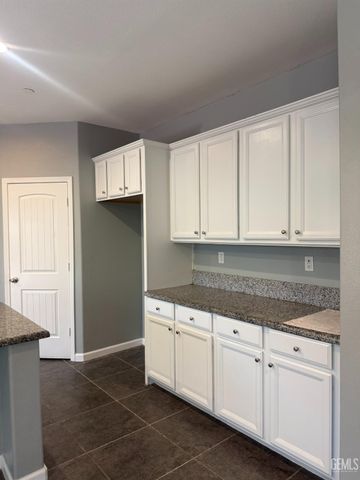 6009 Moonstone Peak Drive, Bakersfield, CA 93313