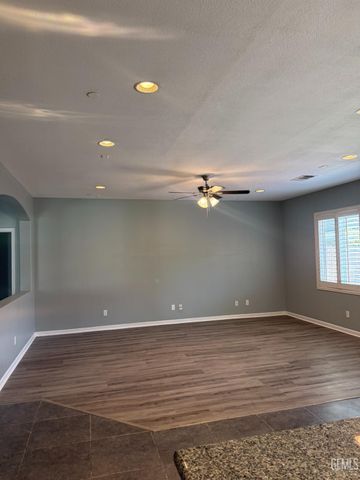 6009 Moonstone Peak Drive, Bakersfield, CA 93313