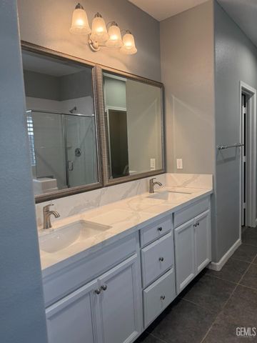 6009 Moonstone Peak Drive, Bakersfield, CA 93313