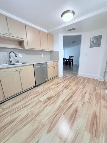 1201 NE 191st St G304, Miami, FL 33179