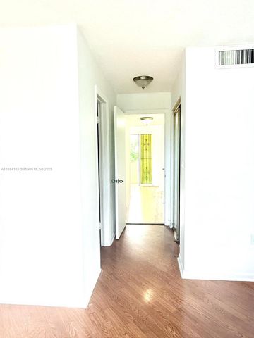 1201 NE 191st St G304, Miami, FL 33179