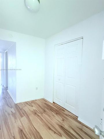 1201 NE 191st St G304, Miami, FL 33179