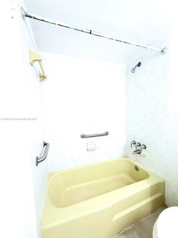 1201 NE 191st St G304, Miami, FL 33179